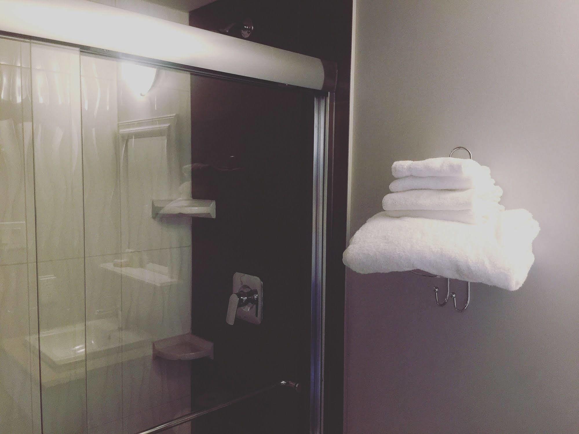 The Waterfront Suites And Marina Nanaïmo Extérieur photo