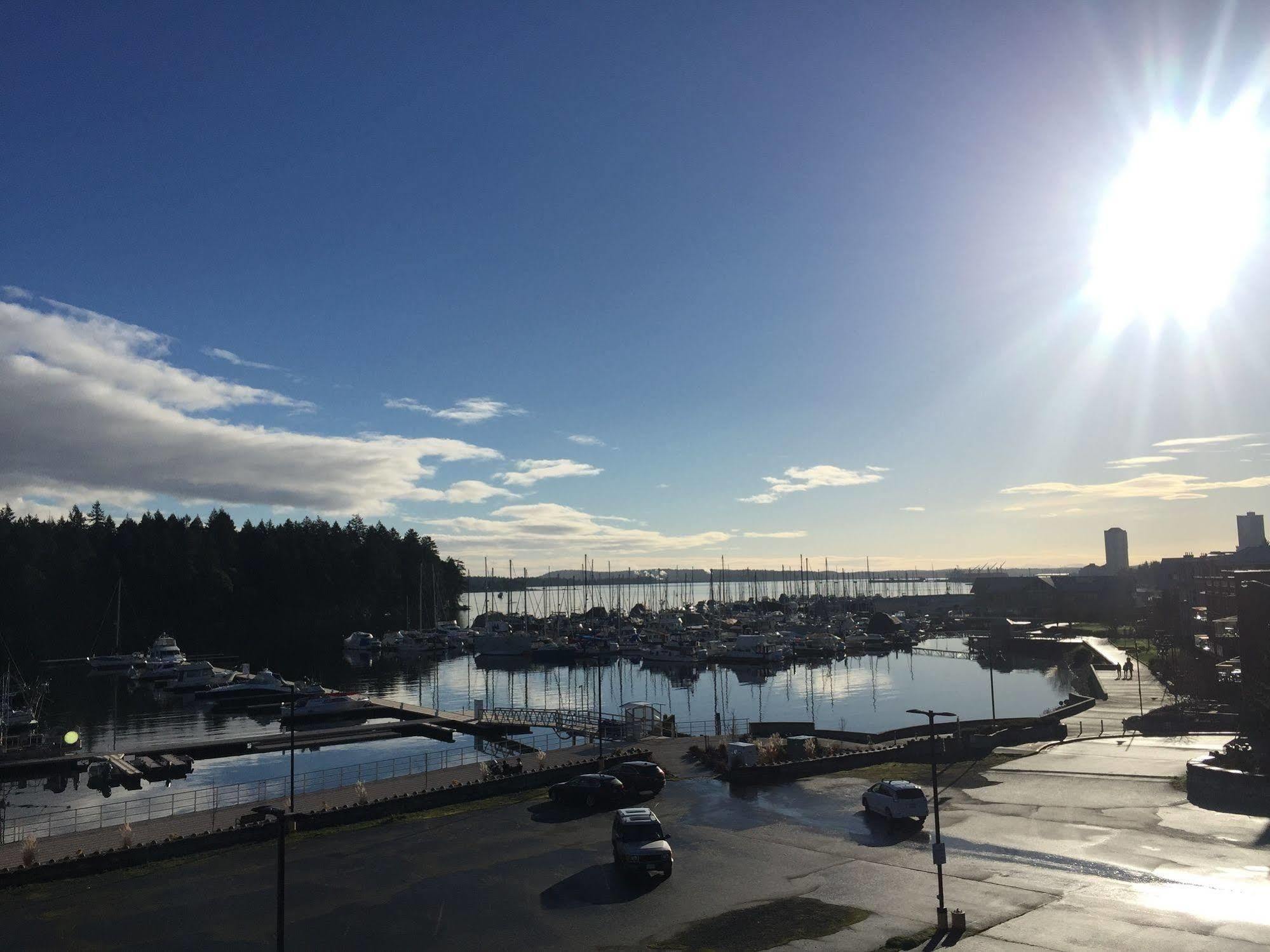 The Waterfront Suites And Marina Nanaïmo Extérieur photo